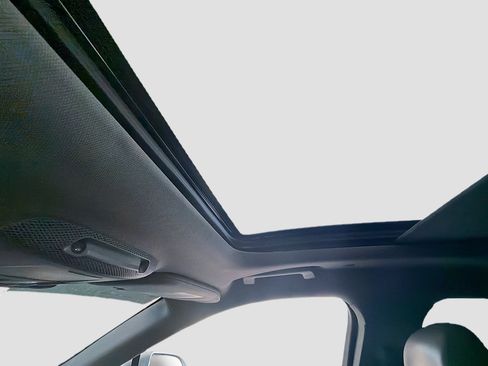 Certified 2022 Lincoln Nautilus Reserve image 22