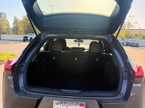 Used 2022 Lexus UX 200 w/ Accessory Package (Z1) FWD image 8