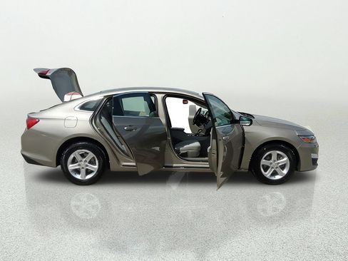 Used 2024 Chevrolet Malibu LT FWD image 16