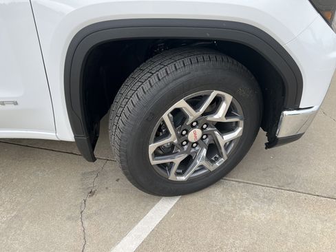 New 2026 GMC Sierra 1500 SLE w/ Preferred Package image 5