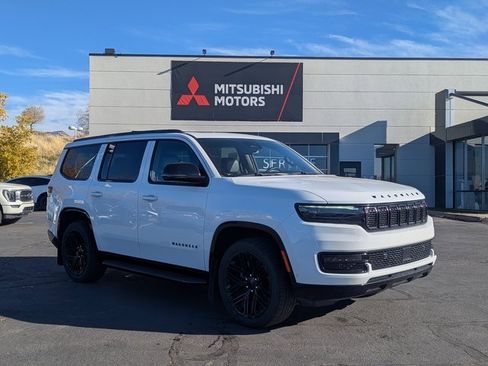 Used 2023 Jeep Wagoneer Series II image 1