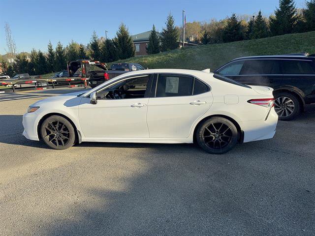 Used 2020 Toyota Camry SE w/ Cold Weather Package AWD/4WD image 2
