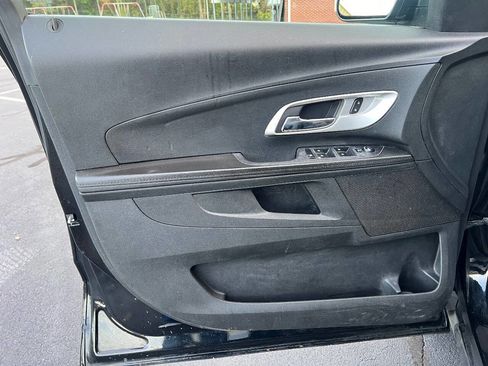 Used 2017 Chevrolet Equinox LT w/ Convenience Package image 10