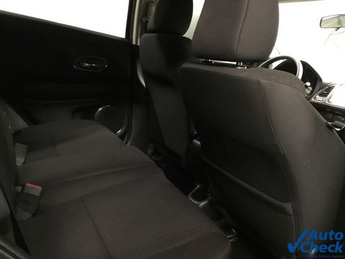 Used 2018 Honda HR-V EX image 32