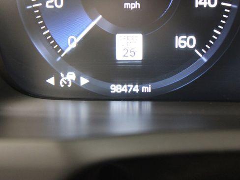 Used 2022 Volvo XC90 T8 Inscription Expression w/ Advanced Package image 11