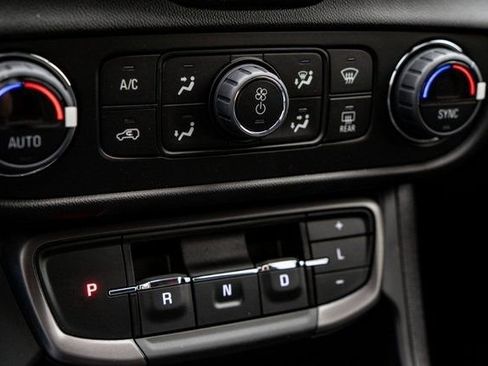 Certified 2024 GMC Terrain AT4 w/ Infotainment Package II image 19