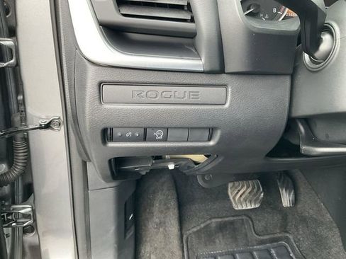 Certified 2023 Nissan Rogue S image 19