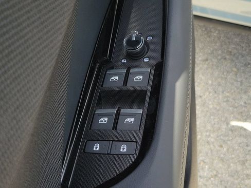 New 2026 Audi Q3 quattro 2.0T AWD/4WD image 21