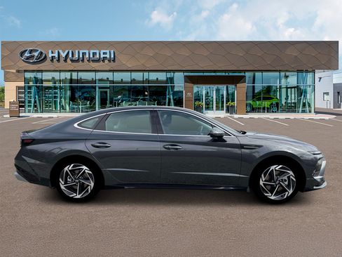 New 2026 Hyundai Sonata SEL FWD image 9