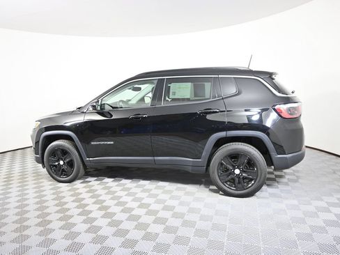 Used 2022 Jeep Compass Latitude AWD/4WD image 3