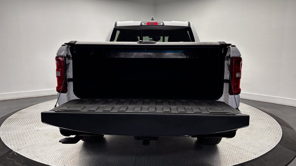 Used 2025 RAM 1500 Big Horn AWD/4WD image 42