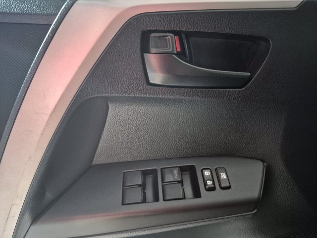 Used 2017 Toyota RAV4 LE w/ Carpet Mat Package FWD image 15