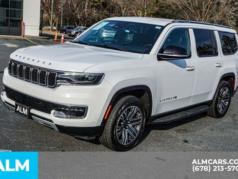 Used 2024 Jeep Wagoneer Series II w/ Flexible Seating Group RWD image 15