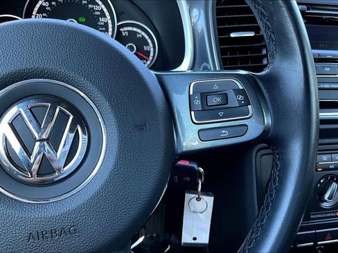 Used 2014 Volkswagen Beetle 2.5 image 11
