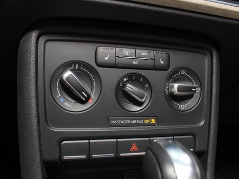 Used 2018 Volkswagen Beetle 2.0T S image 57