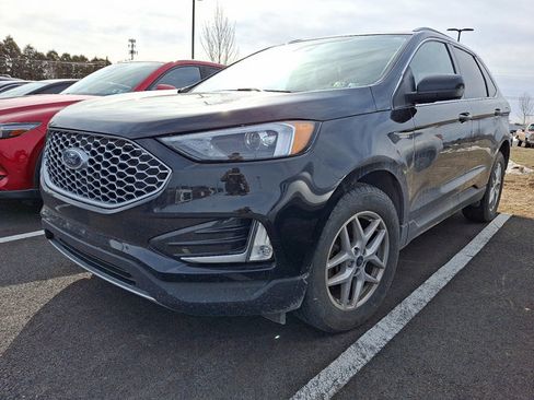 Used 2024 Ford Edge SEL w/ Convenience Package image 3