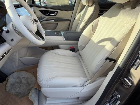 New 2026 Mercedes-Benz EQS 400 4MATIC SUV image 18