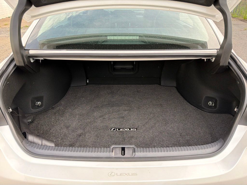 Used 2023 Lexus ES 250 w/ Premium Package w/ Premium Package AWD/4WD image 17