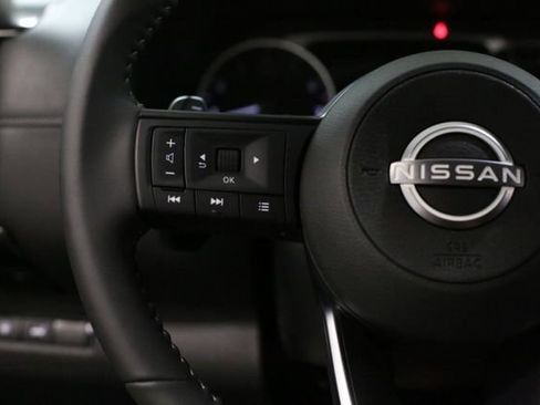 New 2025 Nissan Pathfinder SV image 18