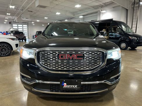 Used 2019 GMC Acadia Denali w/ Technology Package image 2