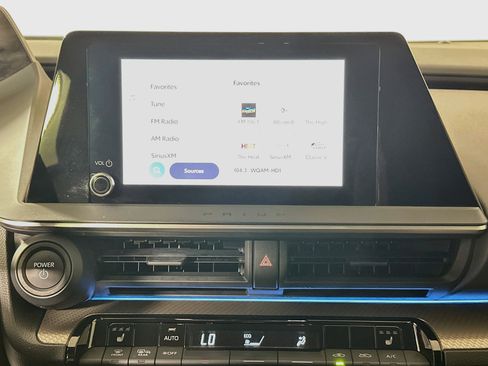 Used 2023 Toyota Prius XLE FWD image 24