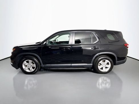 Certified 2023 Honda Pilot LX image 2