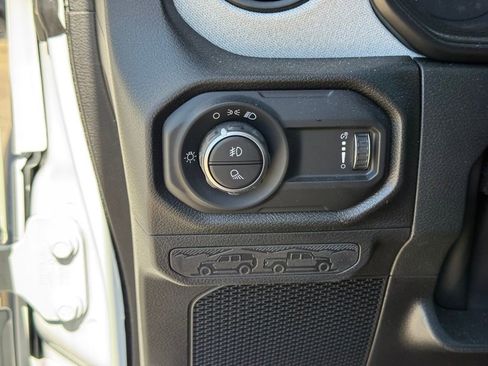 Used 2025 Jeep Gladiator Sport AWD/4WD image 20