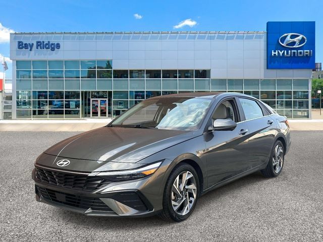 Used 2024 Hyundai Elantra Limited FWD image 8