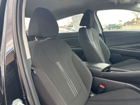 Used 2023 Hyundai Elantra SEL w/ Convenience Package FWD image 29