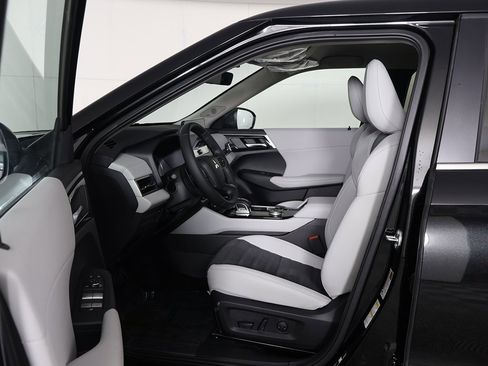 New 2026 Mitsubishi Outlander SE image 28