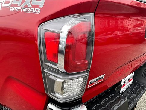 Used 2023 Toyota Tacoma TRD Off-Road image 27