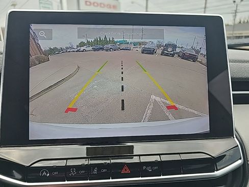 Certified 2024 Jeep Compass Limited image 32