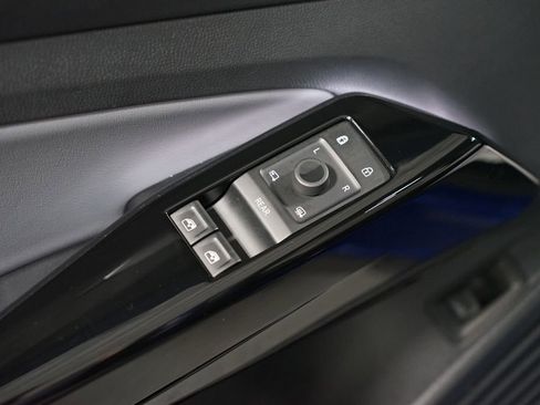 Used 2021 Volkswagen ID.4 Pro S w/ Gradient Package image 27