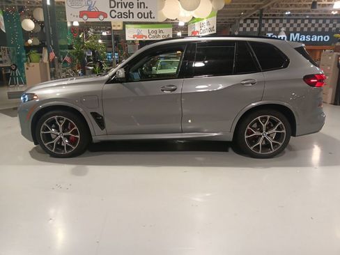 Certified 2024 BMW X5 xDrive50e w/ Executive Package AWD/4WD image 15