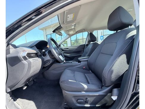 Used 2024 Nissan Altima 2.5 SV image 18