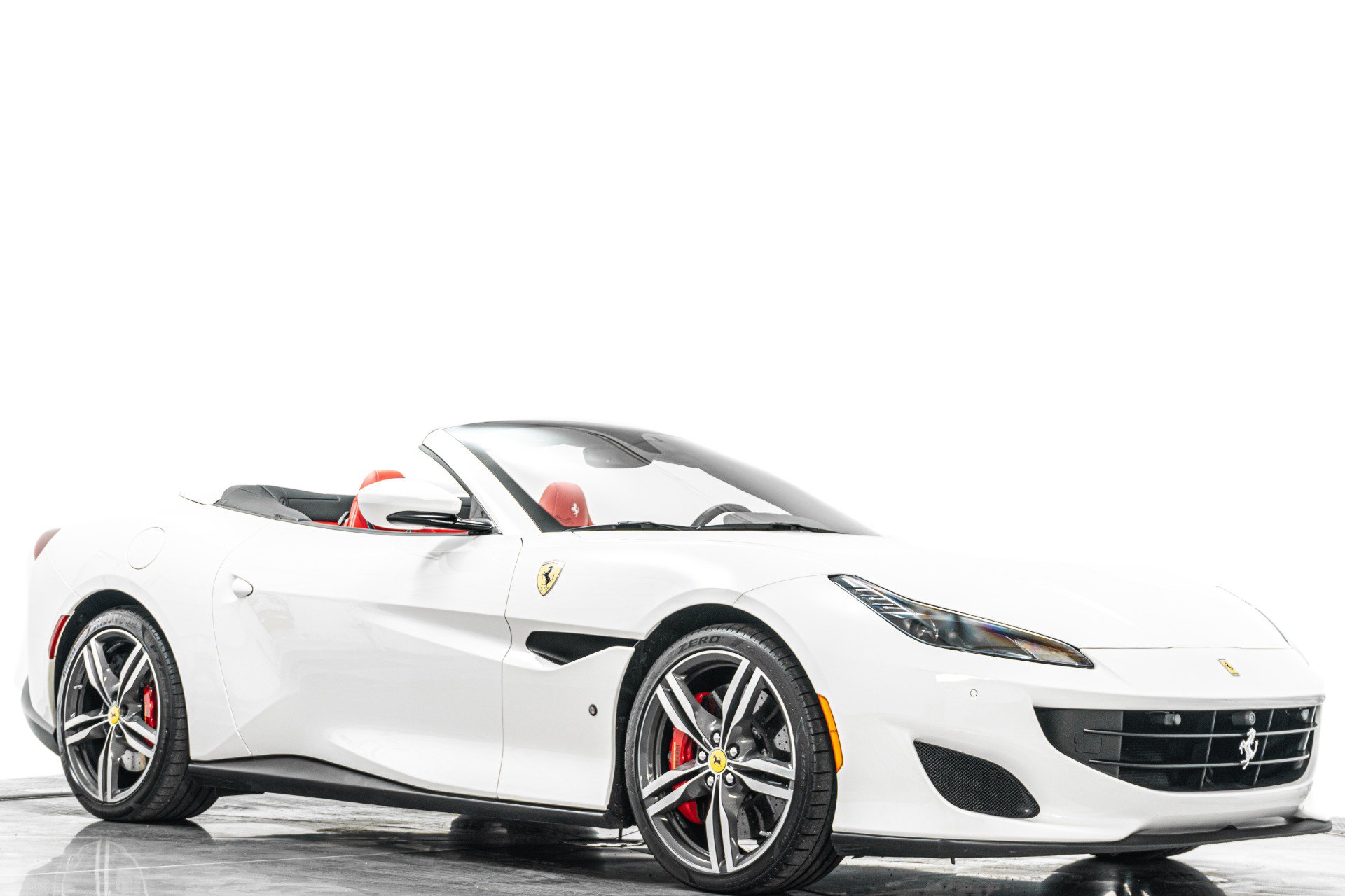 Used 2019 Ferrari Portofino RWD image 32