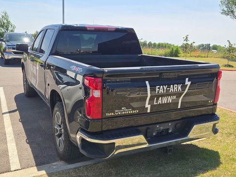 Used 2023 Chevrolet Silverado 1500 LT AWD/4WD image 2