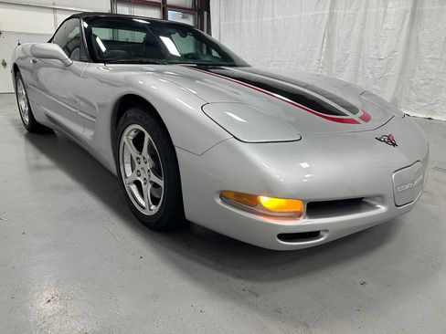 Used 2001 Chevrolet Corvette Convertible w/ Preferred Equipment Group2 RWD image 8