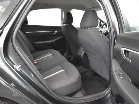 Used 2025 Hyundai Sonata SEL FWD image 16