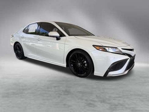 Used 2022 Toyota Camry XSE w/ Navigation Package FWD image 2