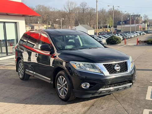 Used 2014 Nissan Pathfinder SL w/ Trailer Tow Package image 8