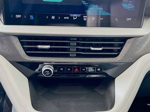 New 2026 Ford Explorer Platinum image 9