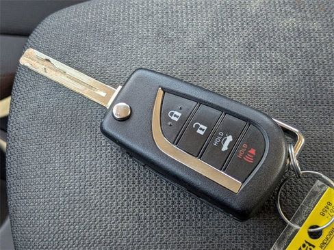 Used 2024 Toyota Corolla LE image 31