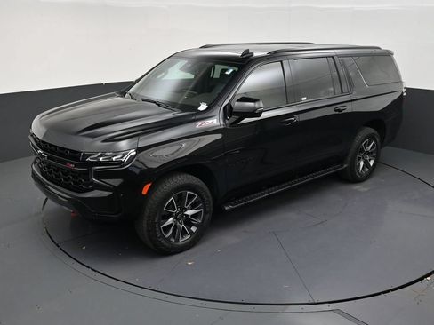 Used 2023 Chevrolet Suburban Z71 w/ Luxury Package AWD/4WD image 12
