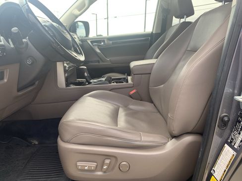 Used 2020 Lexus GX 460 Premium w/ Premium Package AWD/4WD image 16