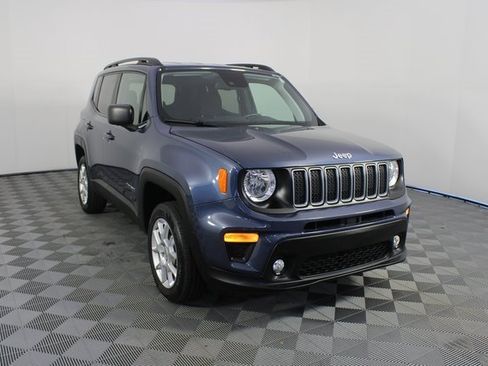 Used 2022 Jeep Renegade Latitude w/ Convenience Group image 24