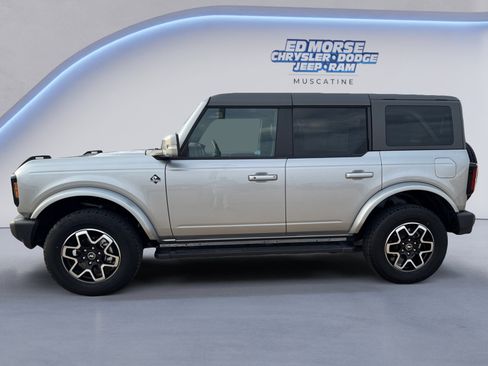 Used 2024 Ford Bronco Outer Banks AWD/4WD image 2