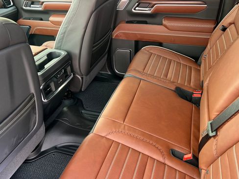 New 2026 GMC Sierra 3500 Denali Ultimate w/ LPO, Black Badging Package image 10