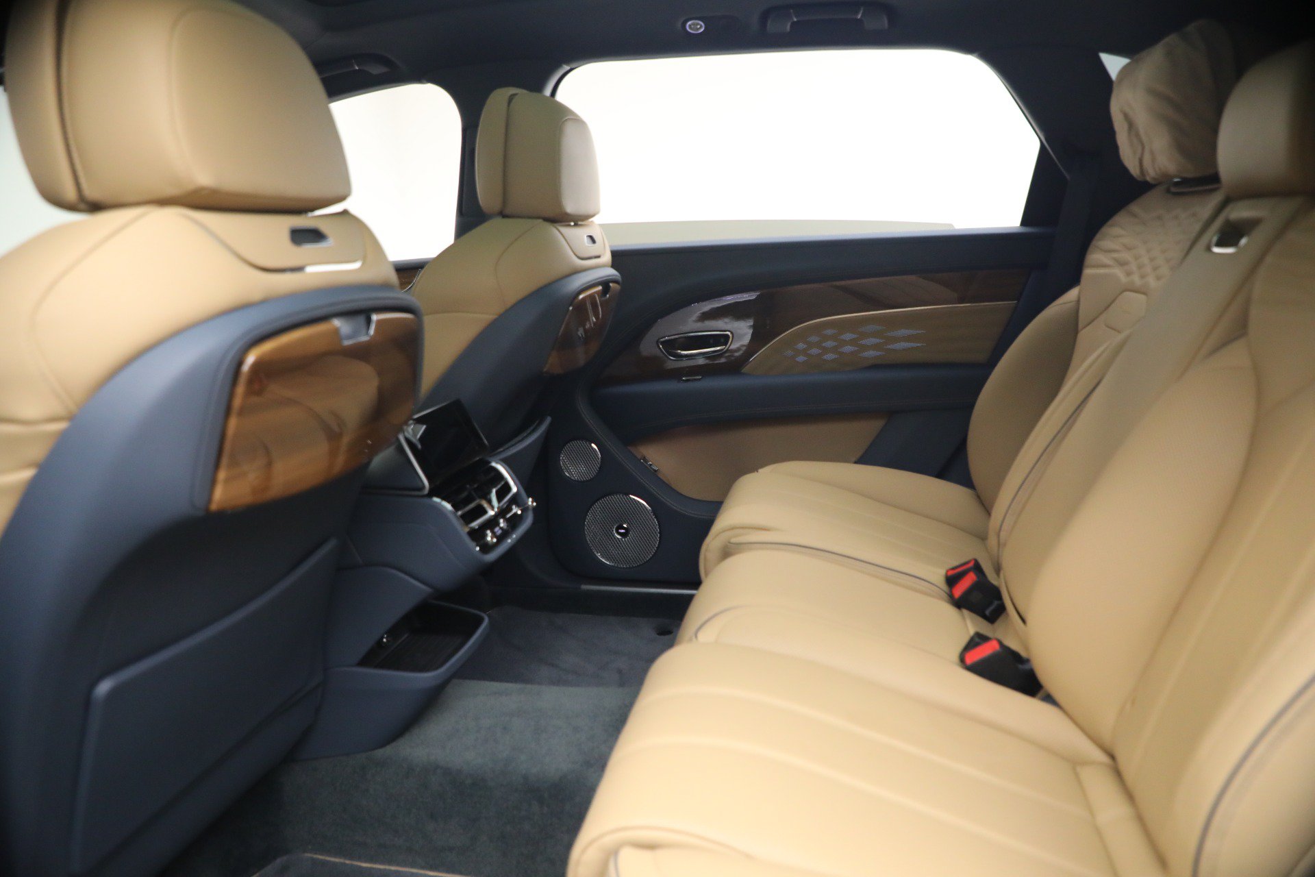 Certified 2026 Bentley Bentayga Extended Wheelbase AWD/4WD image 23