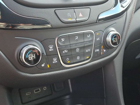 Used 2024 Chevrolet Equinox RS w/ LPO, Floor Liner Package AWD/4WD image 15